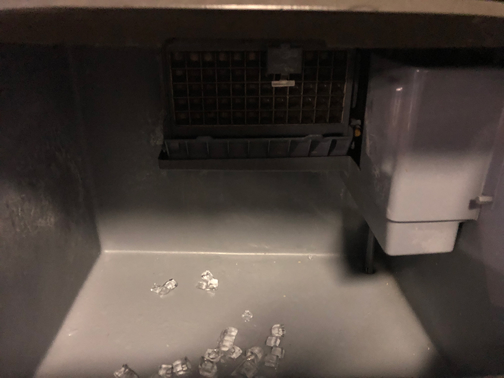 ᐉ Ice Machine Manitowoc QD0132A Repair — The lack of ice in the ice